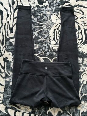 016 - WOMENS LULULEMON ATHLETICA SIZE 4 CAMO LEGGINGS